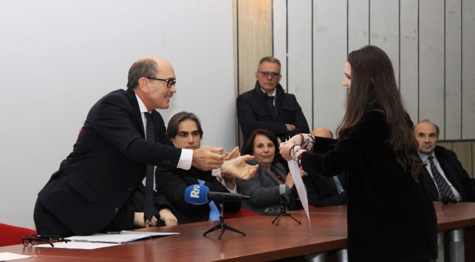Gli studenti del Liceo Piria salutano il Procuratore Federico Cafiero De Raho, nominato Procuratore Nazionale Antimafia e Antiterrorismo